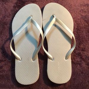 old navy flip flops